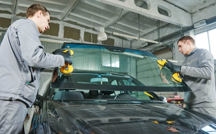 Fast Auto Glass Repair & Windshield Replacement Services: Mobile Glass Fixing & Calibration