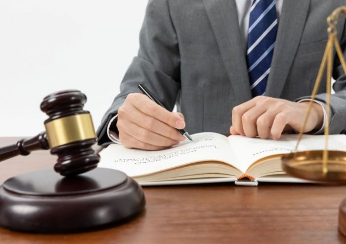 Hollywood Hurricane damage lawyer